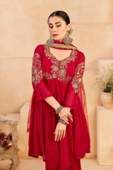 Add a statement of elegance to your festive collection with this Exclusive 3-Piece Plazzo Pair with Dupatta ✨.