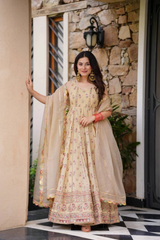 Turn heads effortlessly with our exclusive 3-piece Co-ord Set