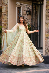 Turn heads effortlessly with our exclusive 3-piece Co-ord Set