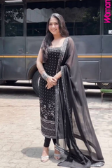 Step into effortless charm with our exclusive 3-piece set