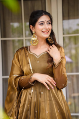 Unveil your elegance with our beautifully designed 3-piece set(imp)