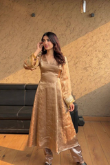 perfect blend of elegance and sophistication for this festive season! Make a statement