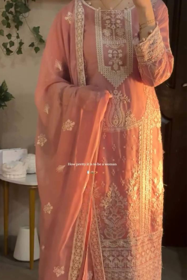 Step out in elegance with this stunning 3-piece ensemble — a perfect fusion