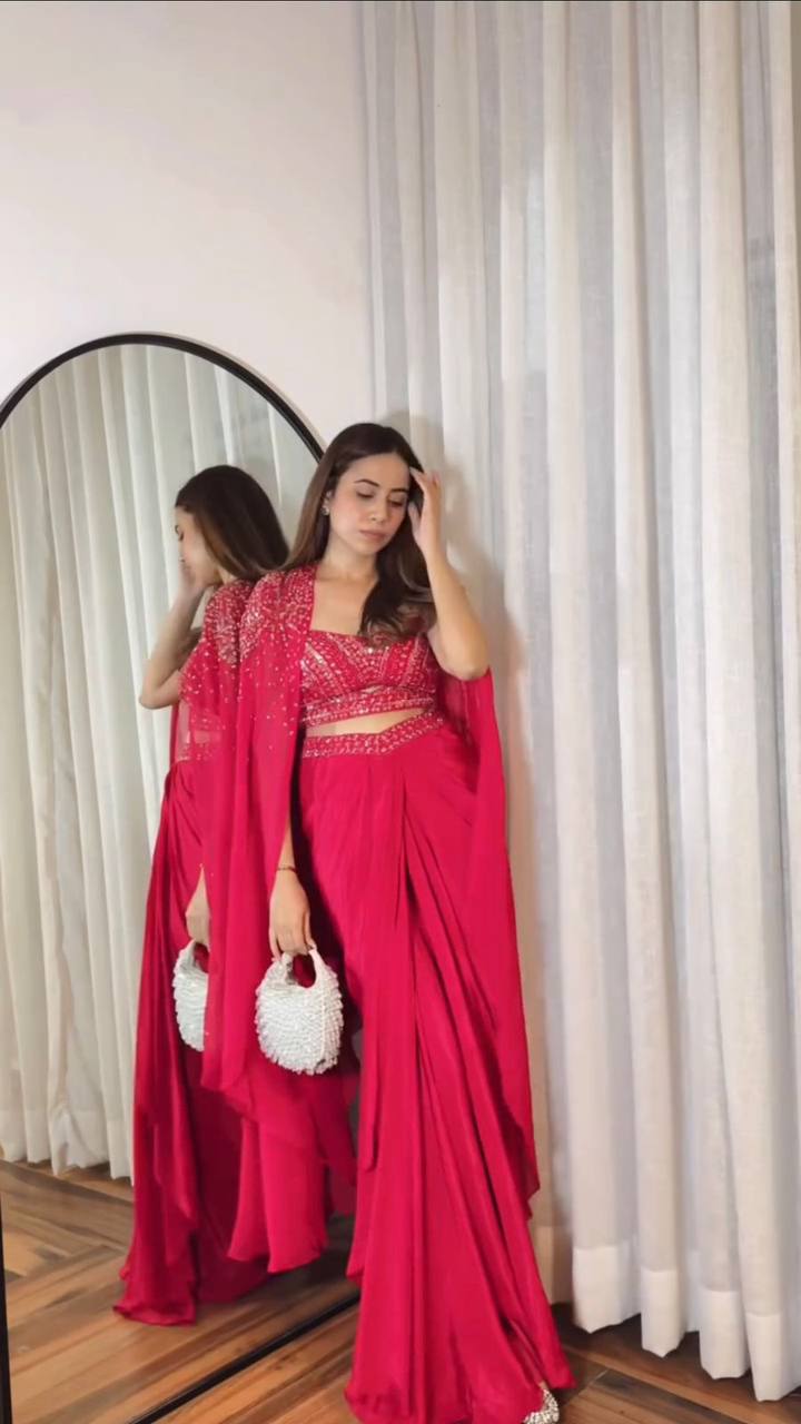 Festive Special Three-Piece Set – Glamorous Look for Every Occasion 💫






