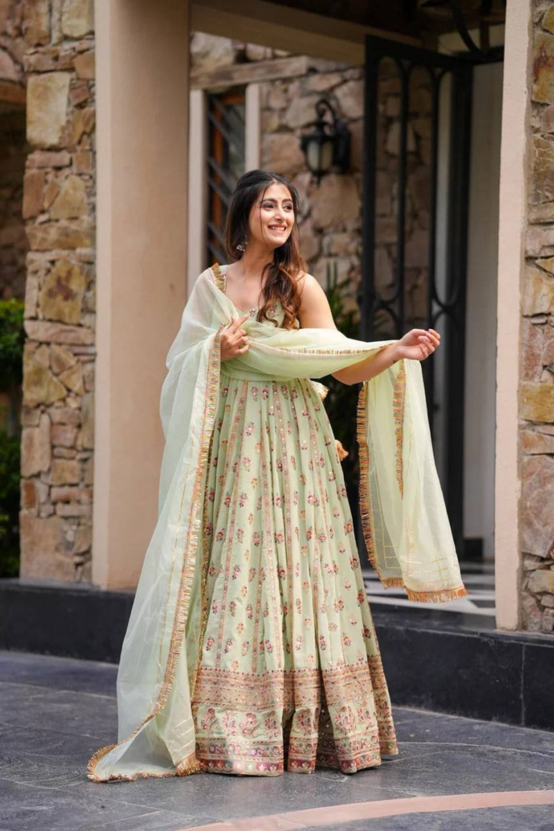 Turn heads effortlessly with our exclusive 3-piece Co-ord Set