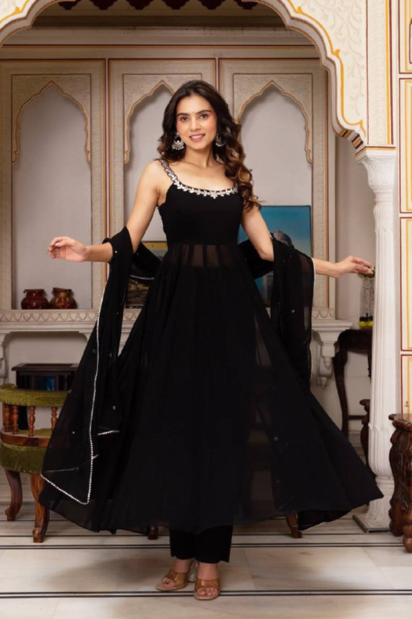 Shine with elegance in our exclusive 3-piece Plazo Set