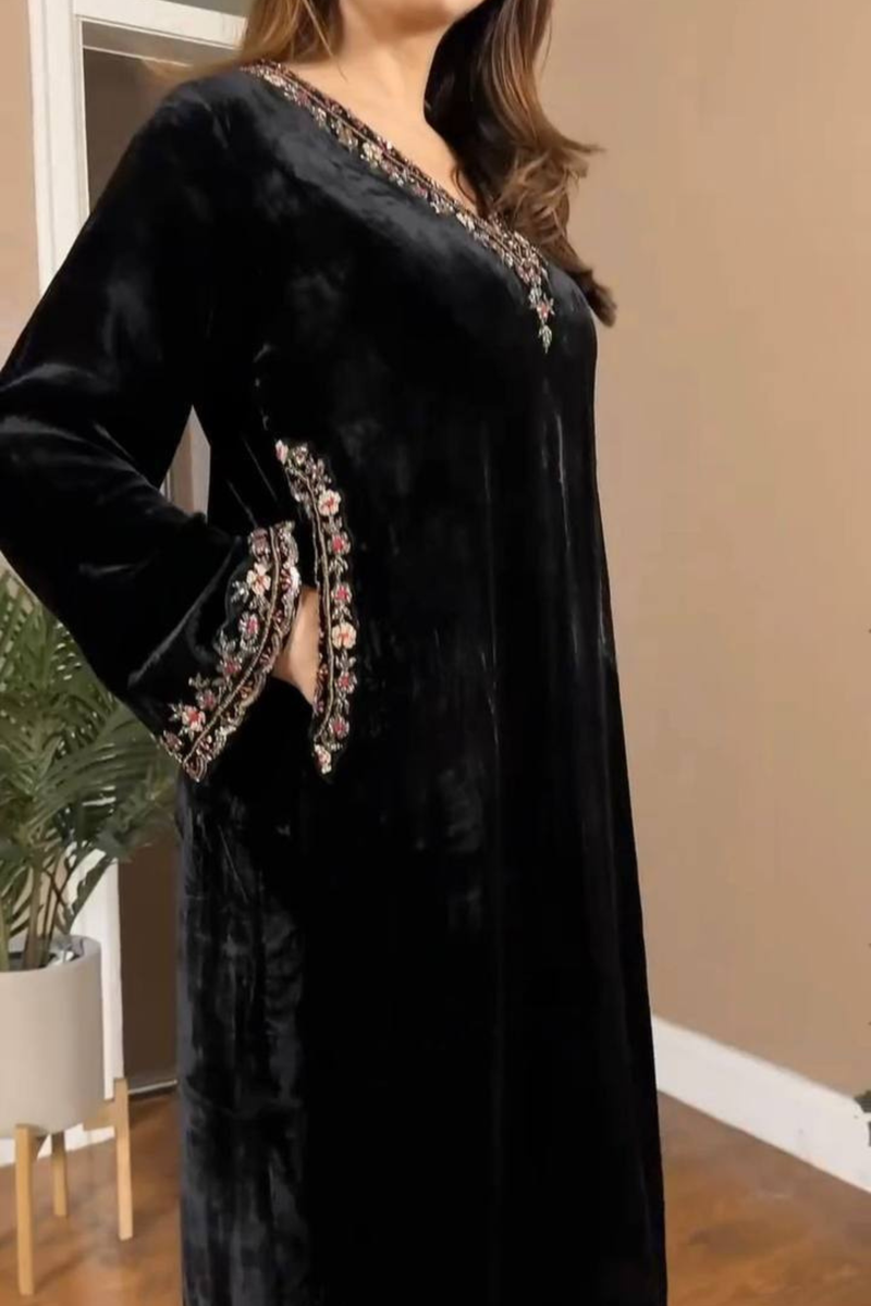 Bring luxury to your festive wardrobe with our exclusive 2-piece Velvet Pant Set