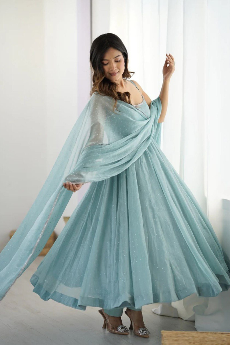 Step into sheer sophistication with this 3-piece designer set