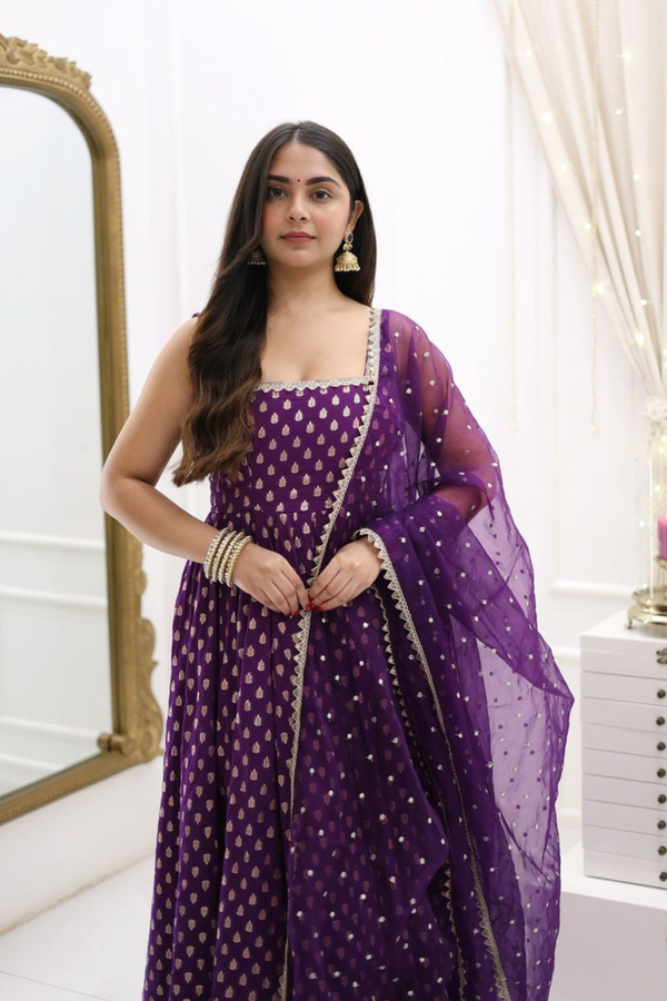 Step into timeless elegance with this luxurious 3-piece designer ensemble