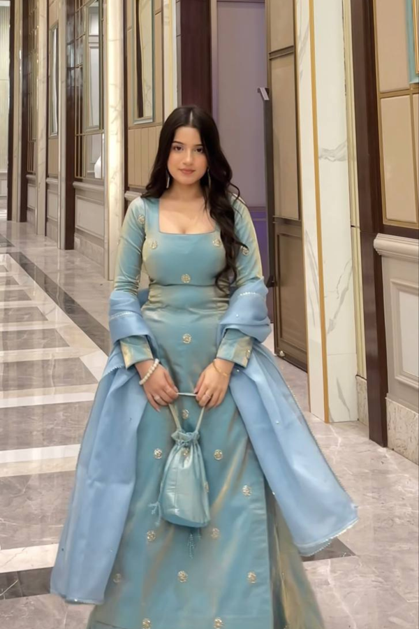 Step into effortless charm with our exclusive 3-piece set