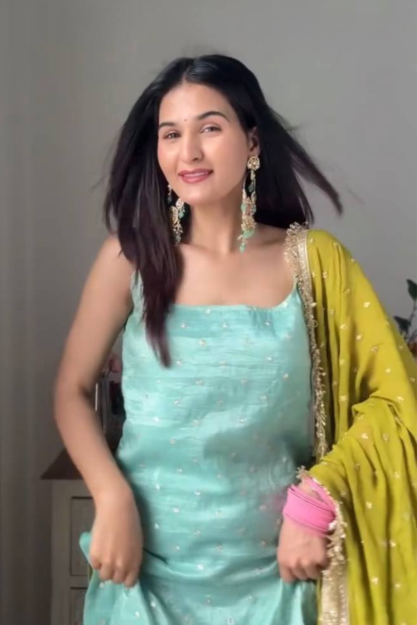 Step into effortless charm with our exclusive 3-piece set