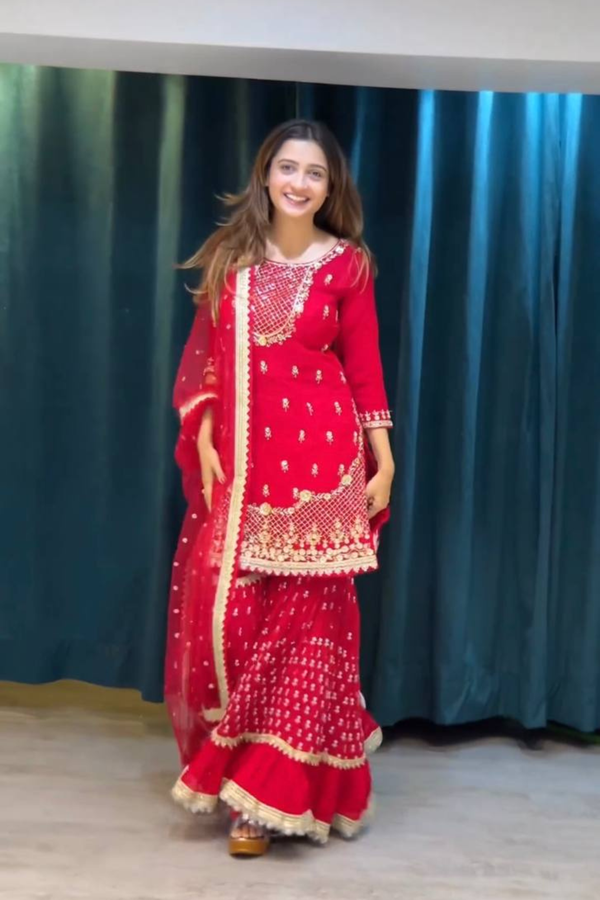 Step into effortless charm with our exclusive 3-piece set