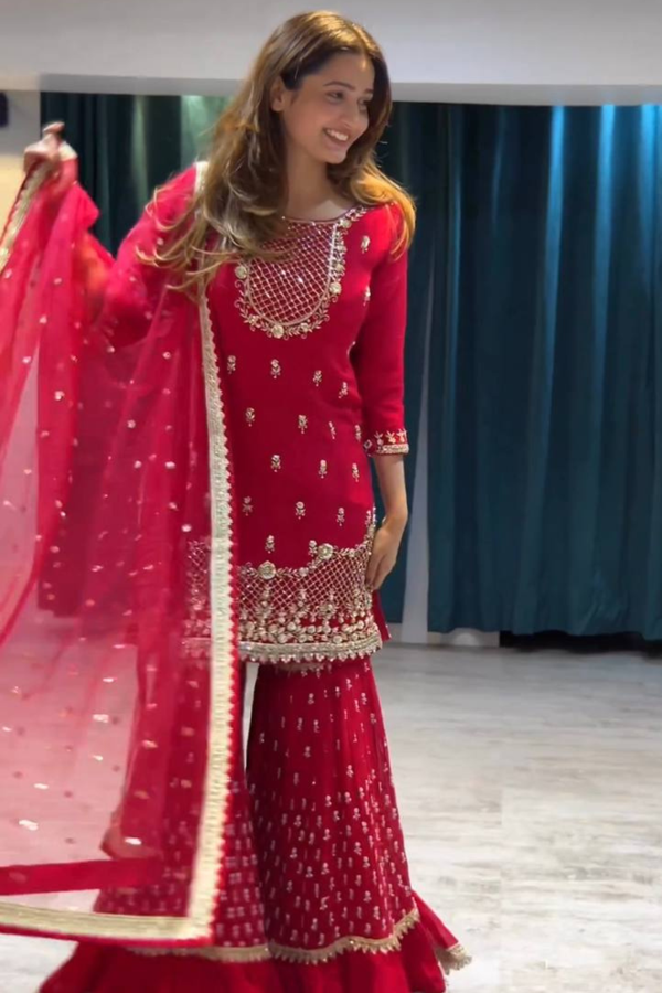 Step into effortless charm with our exclusive 3-piece set