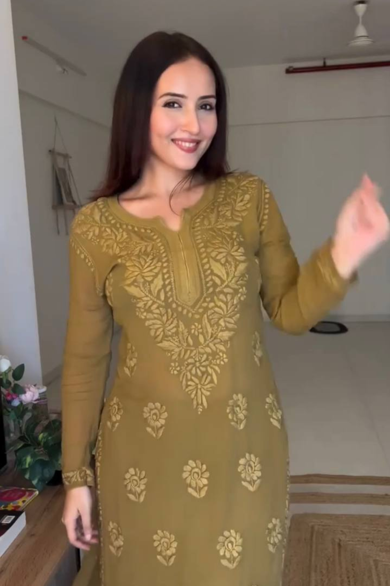 Step into effortless charm with our exclusive 3-piece set