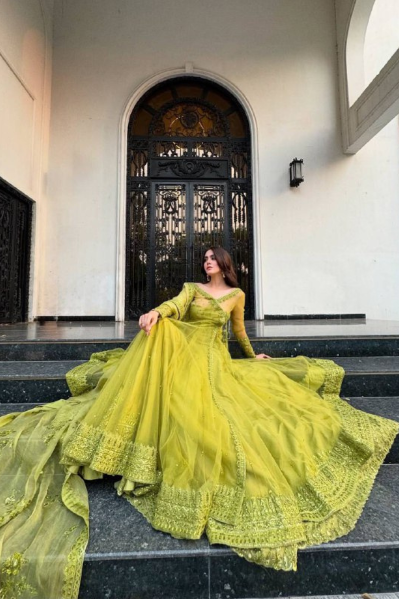 Step into royal elegance with our stunning Kediya Style Shrug Lehenga Set