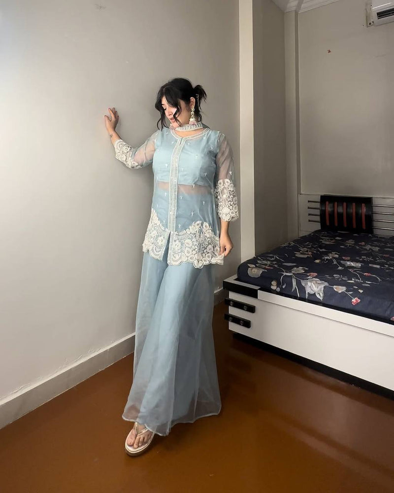 this Indo-Western outfit blends elegance with modern style. 💫
