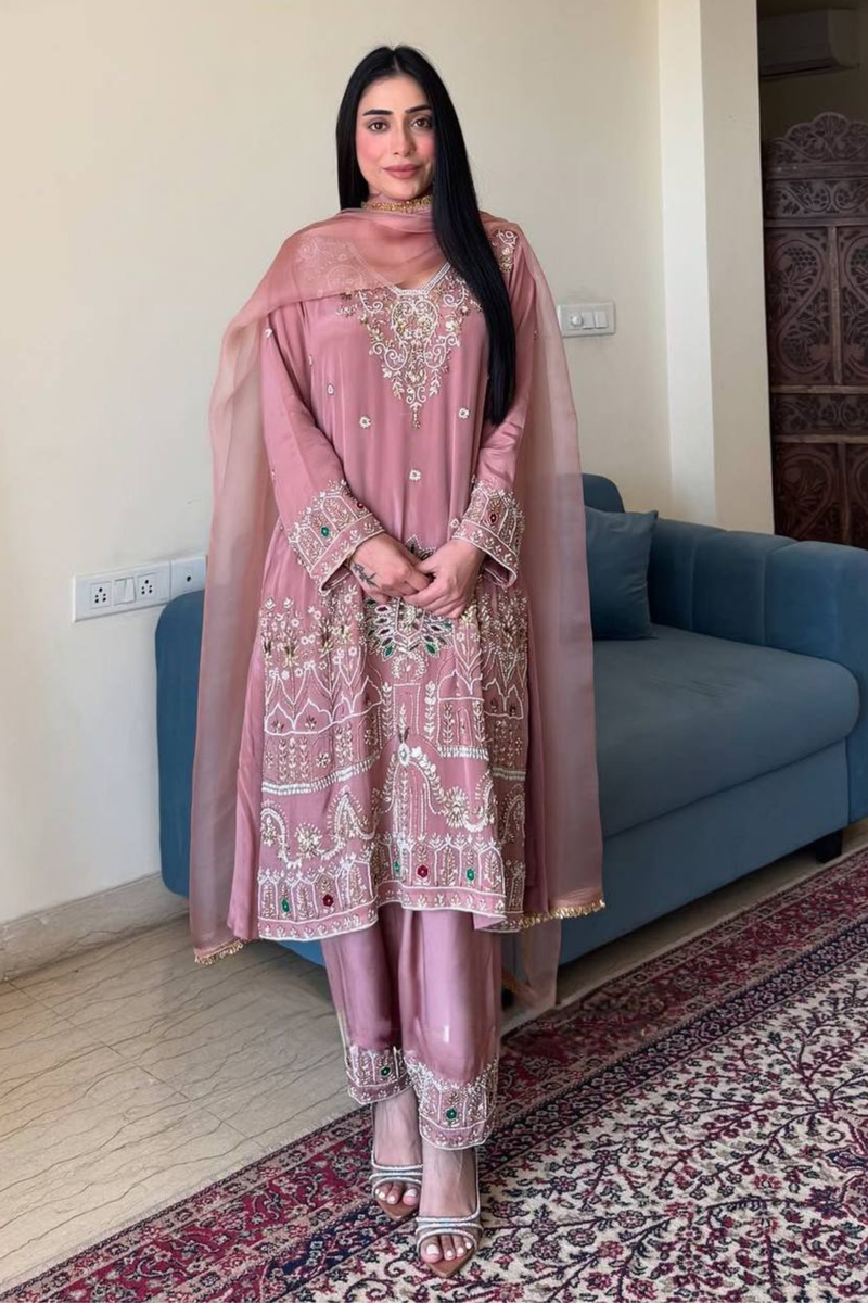 Elevate your wardrobe with this elegant 3-piece pant set