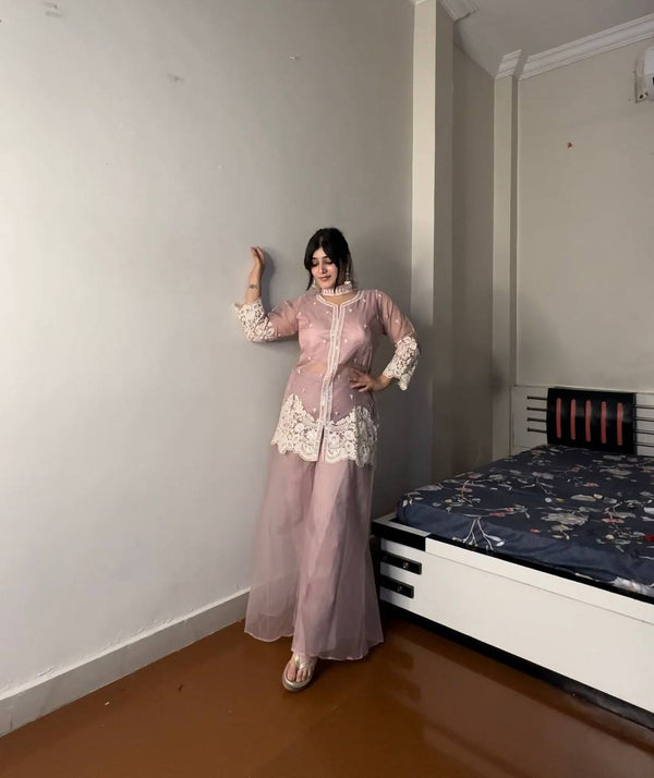 this Indo-Western outfit blends elegance with modern style. 💫