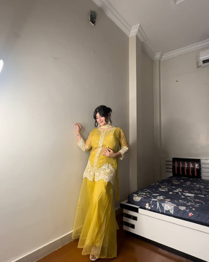 this Indo-Western outfit blends elegance with modern style. 💫